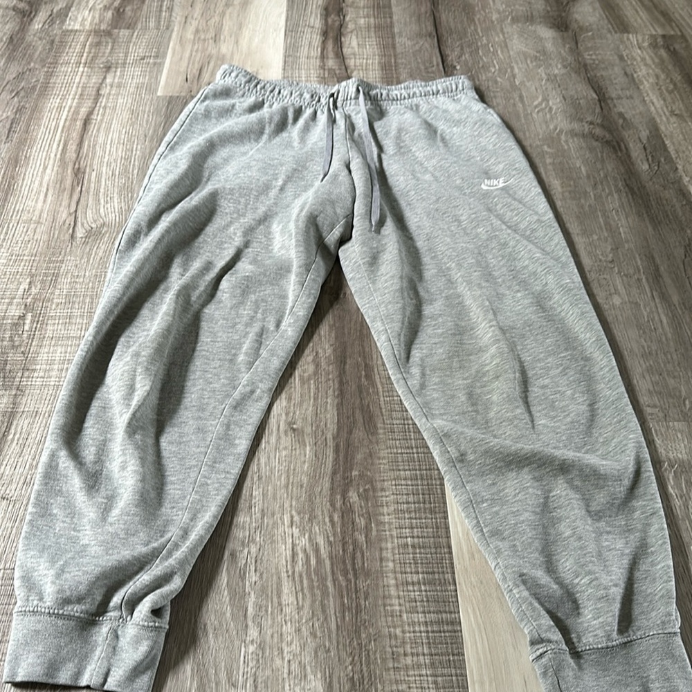 Nike lightweight joggers